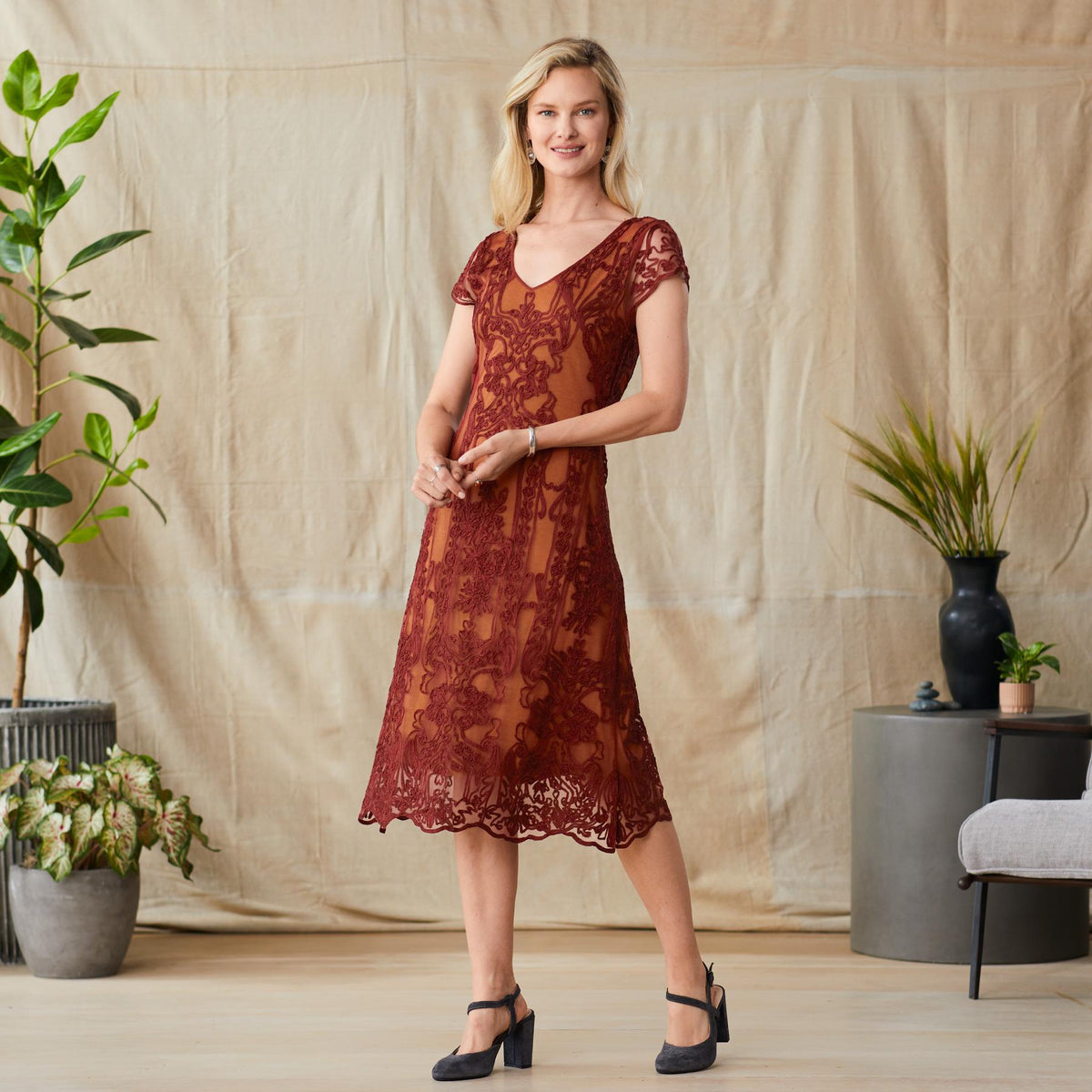 Hidden Avenue Dress. Petite