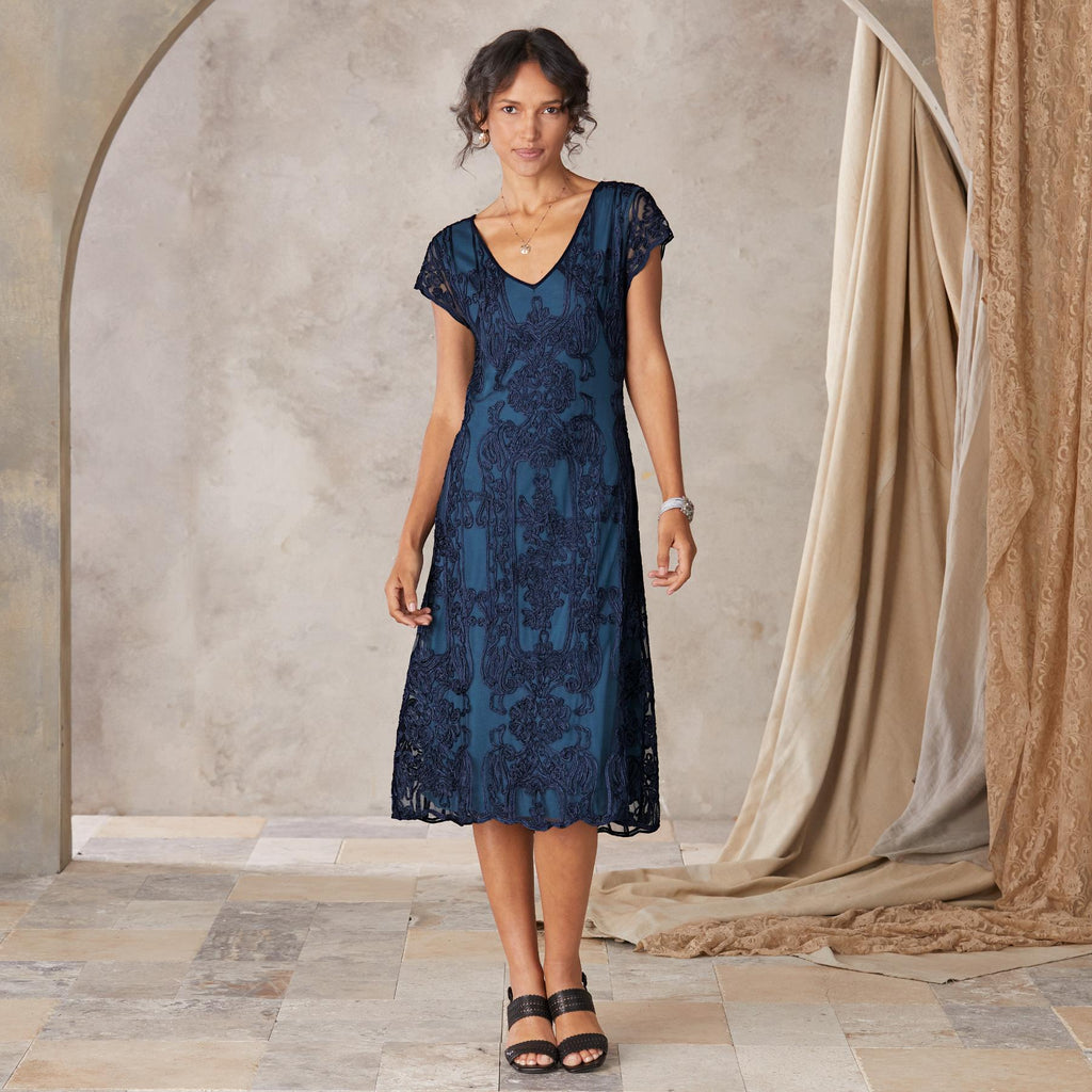Hidden Avenue Dress. Petite