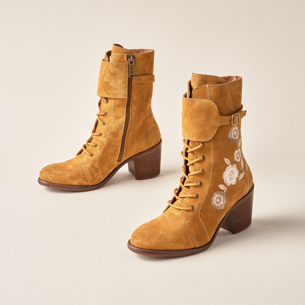 Delia Boots