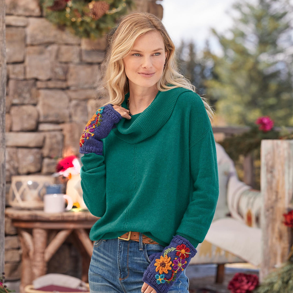 Giovanna Cashmere Cowlneck. Petite