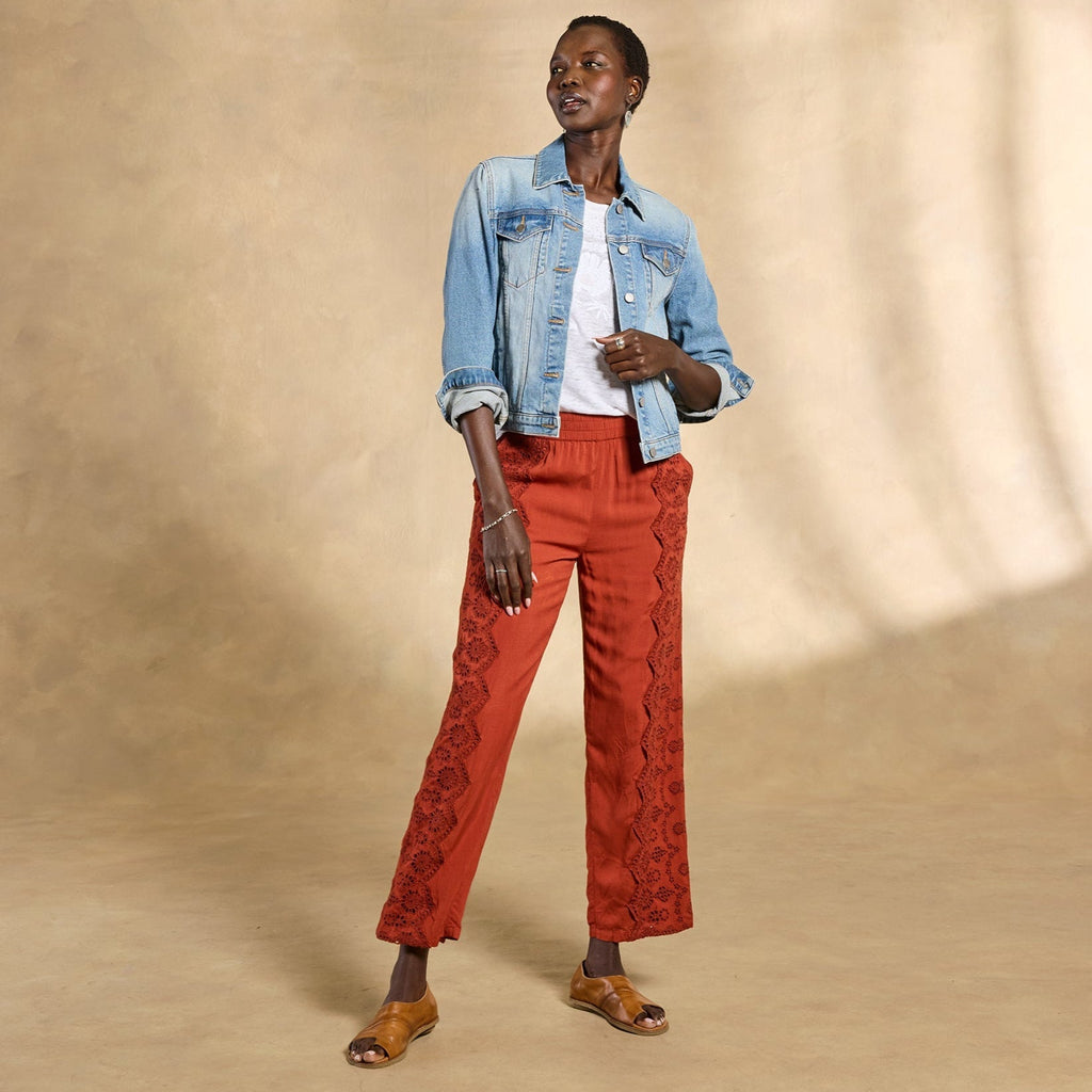 Suvi Eyelet Pants. Petite