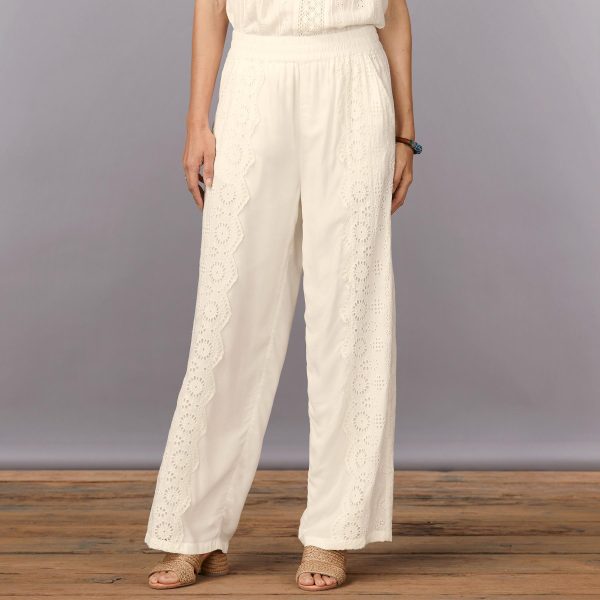 Suvi Eyelet Pants. Petite