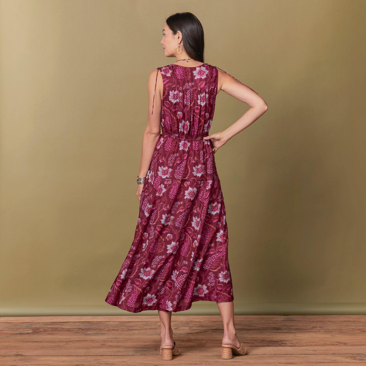 Annabeth Beauty Dress. Petite