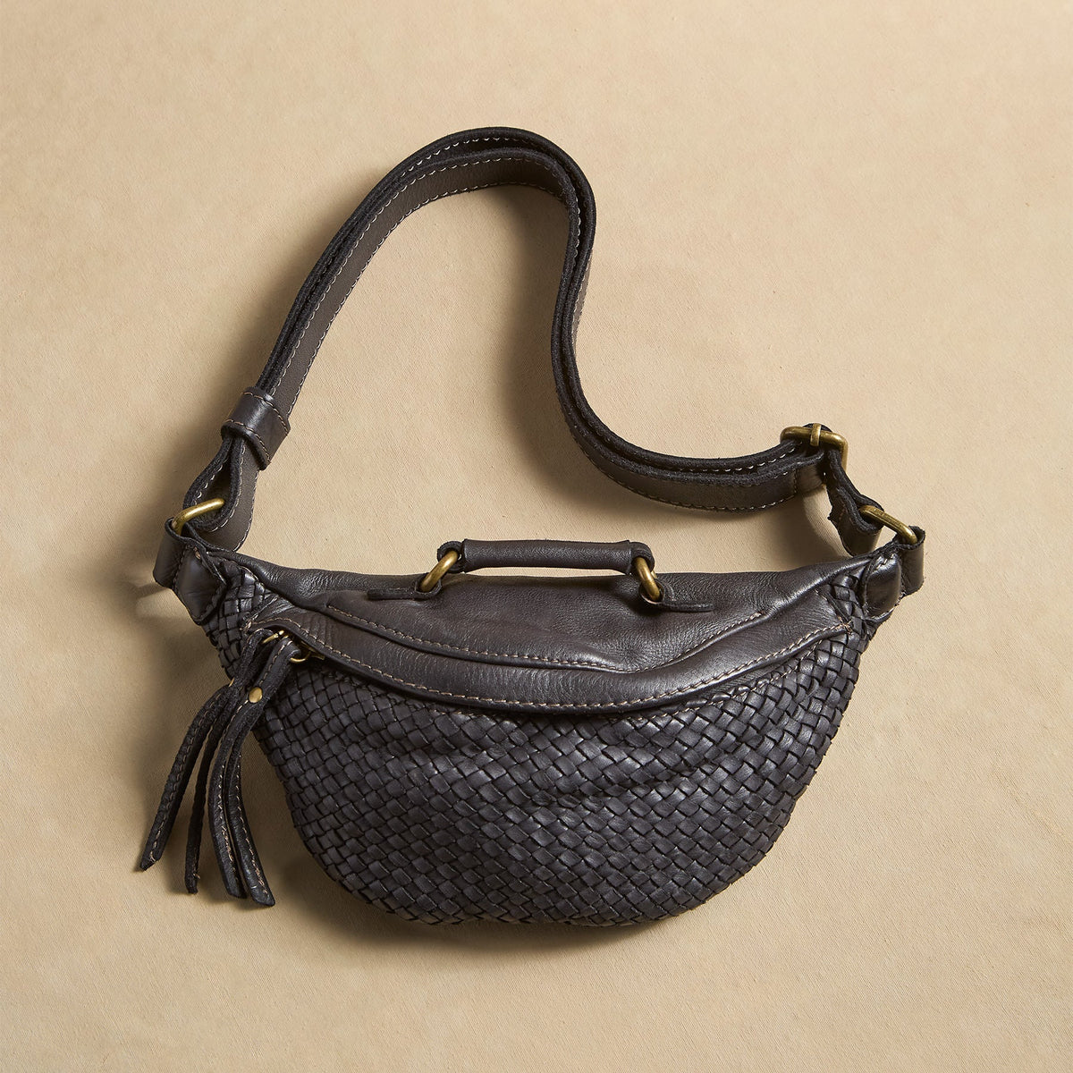 Edelgard Sling Bag