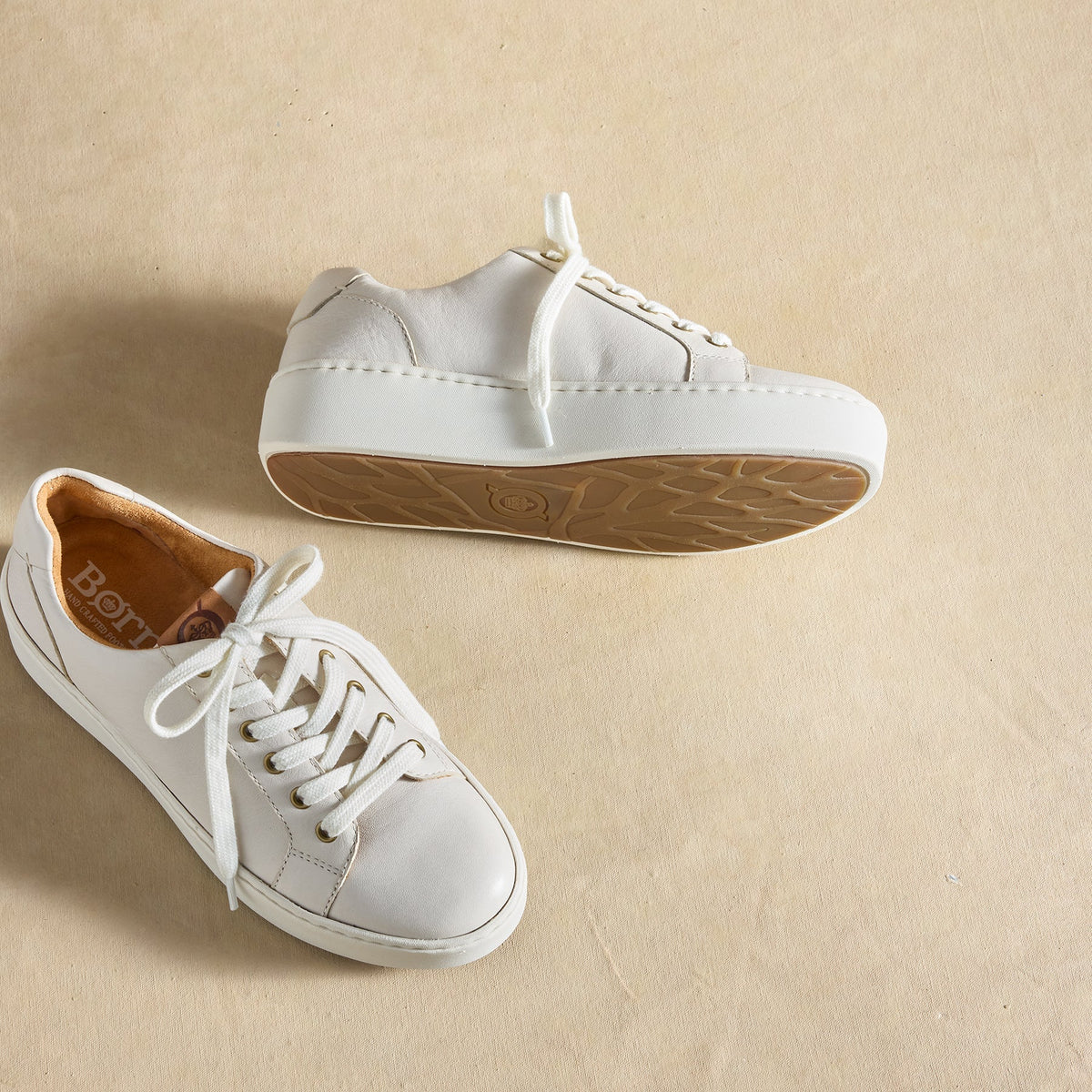 Mira Sneakers