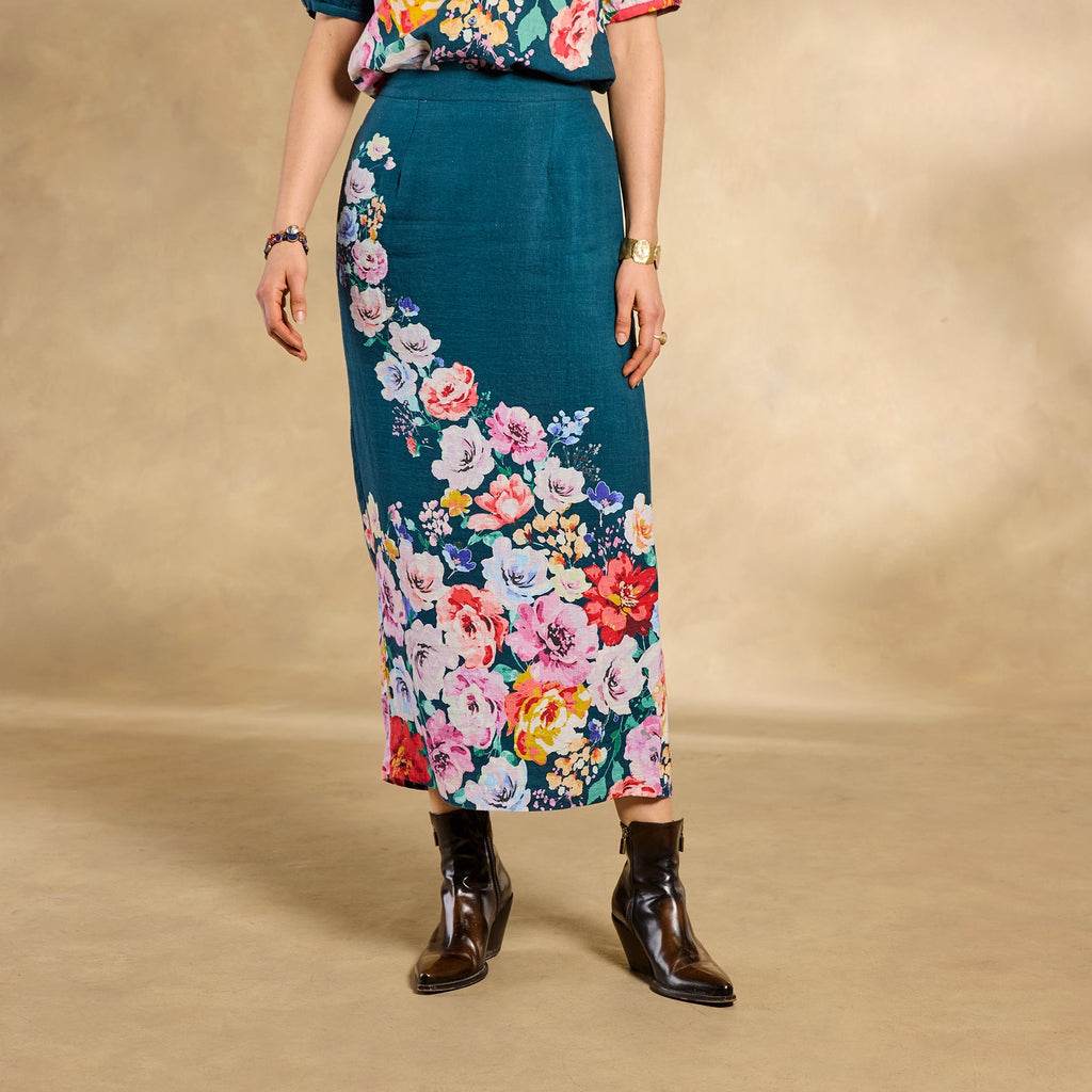 Graceful Verenia Linen Skirt. Petite