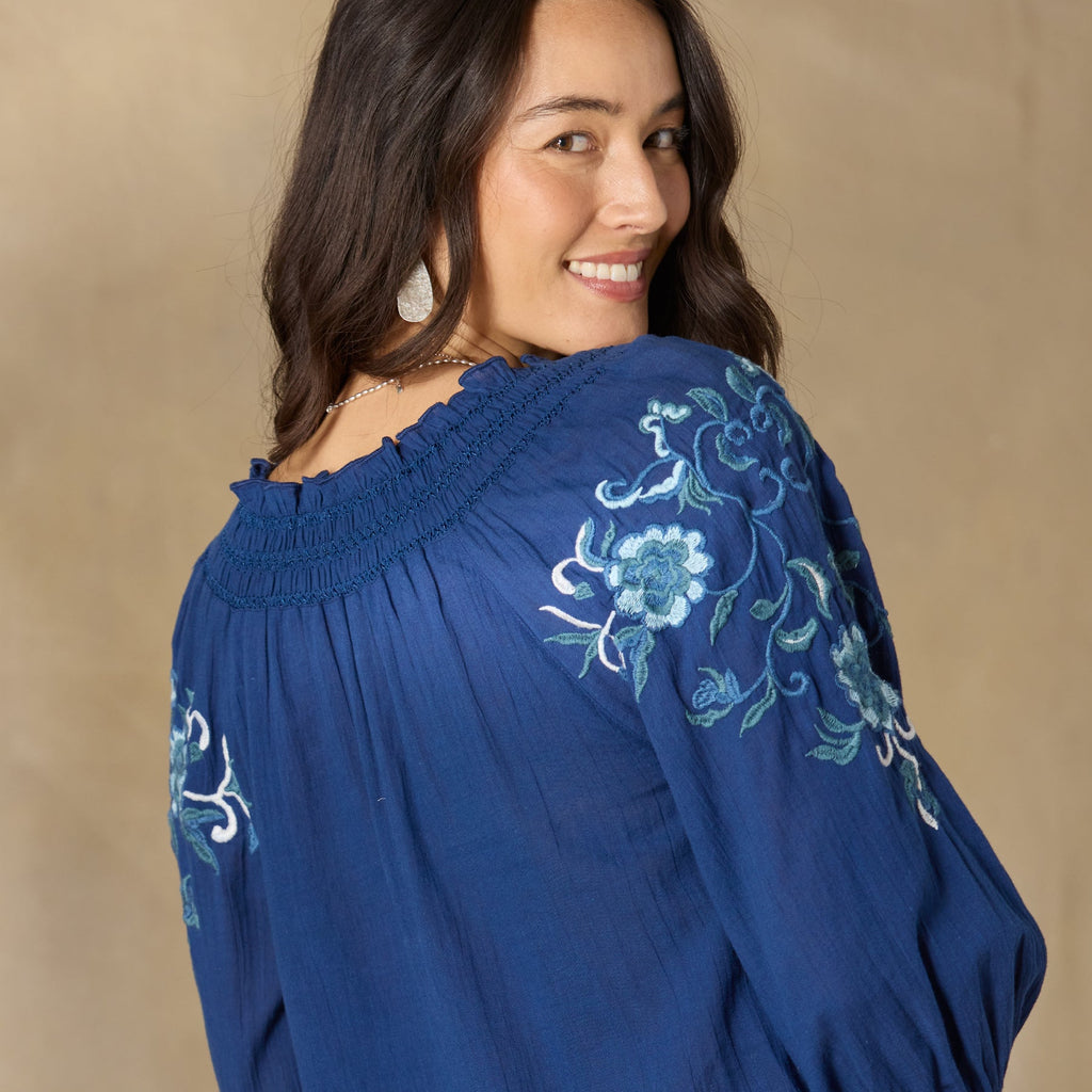 Junco Floral Top. Petite