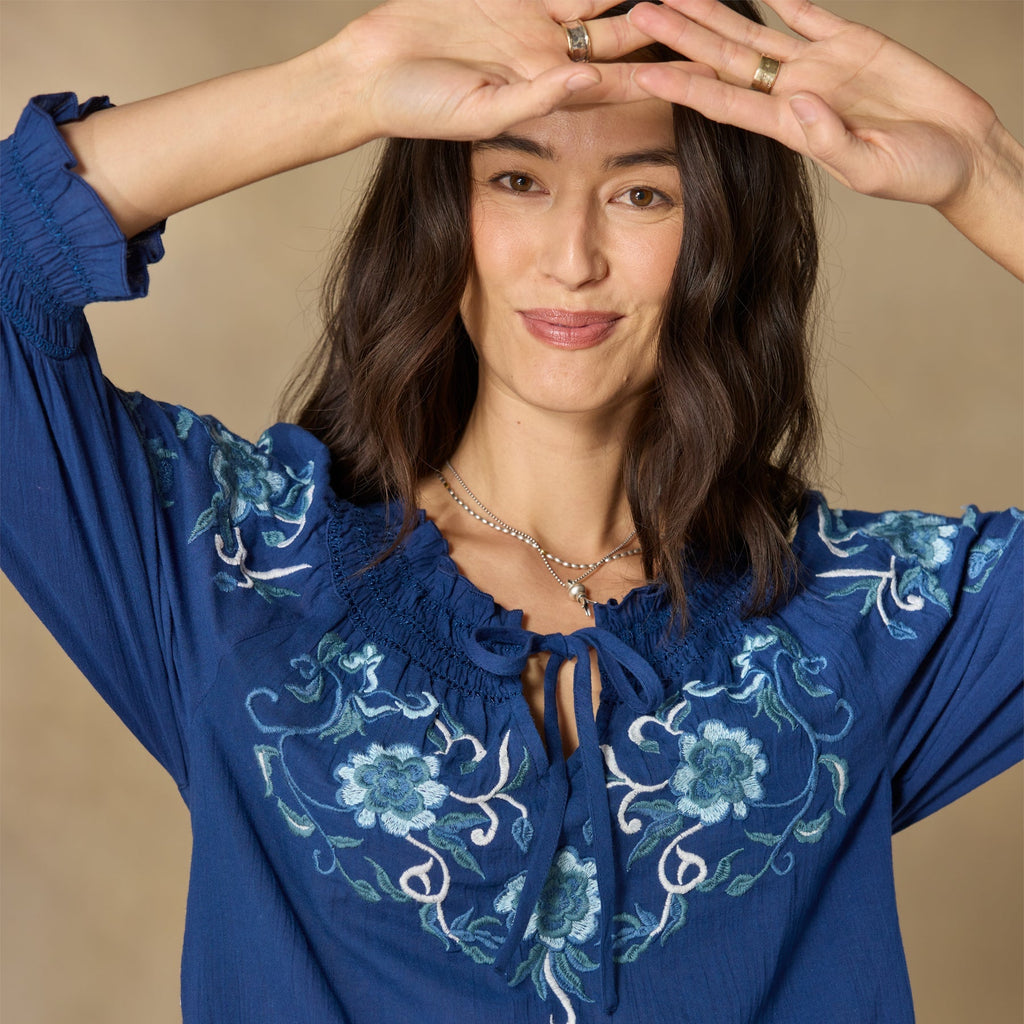 Junco Floral Top. Petite